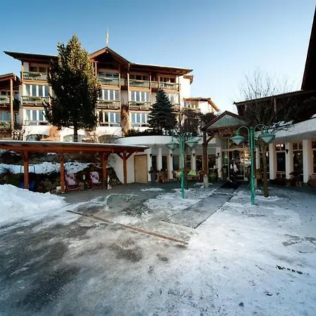 호텔 Naturhotel Ortners Eschenhof 4*